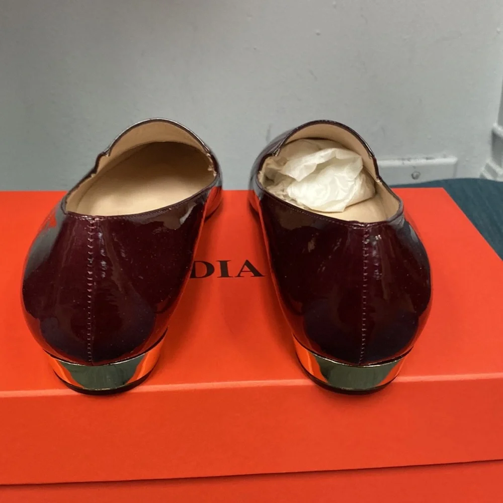 Claudia Ciutu Maroon Patent Loafer Small Heels - Picture 3 of 3